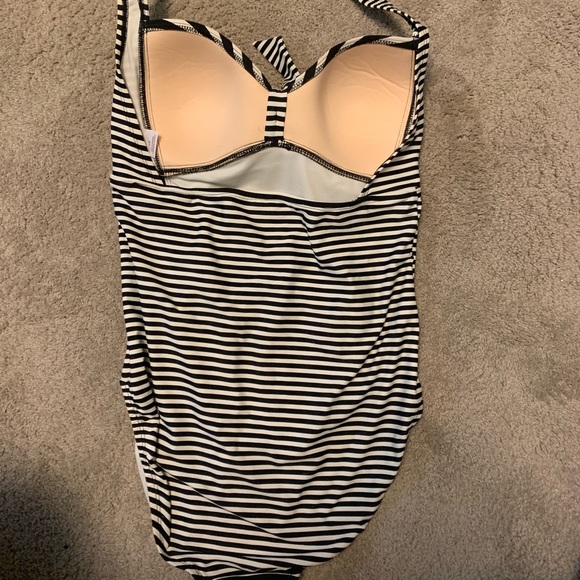 Target bathing suit - Picture 2 of 3